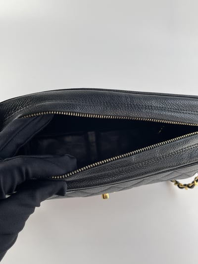 Chanel金球鑽石釦相機包10