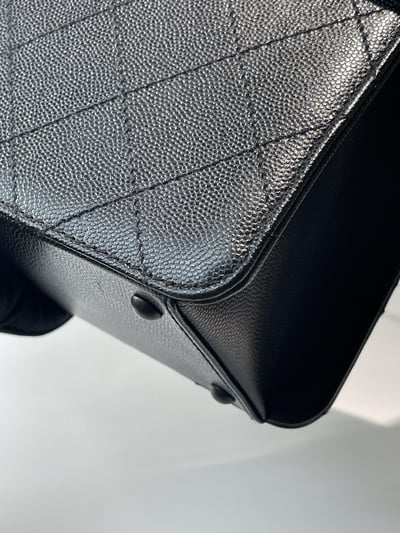 Chanel外縫線so black斜背包5