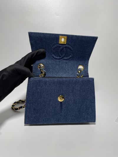 Chanel 牛仔梯形包10