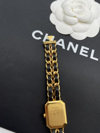 Chanel黑金首映錶M9