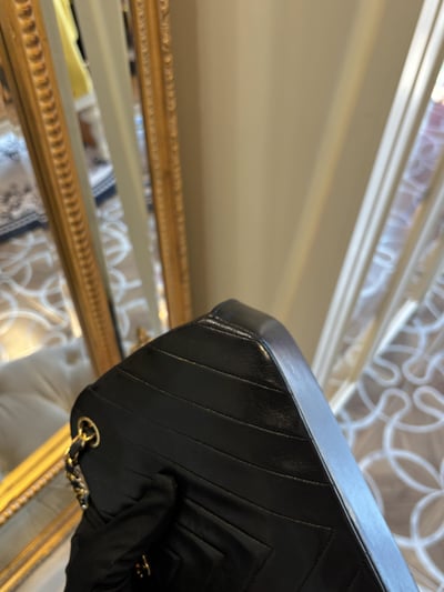 Chanel V型紋鏈條包10