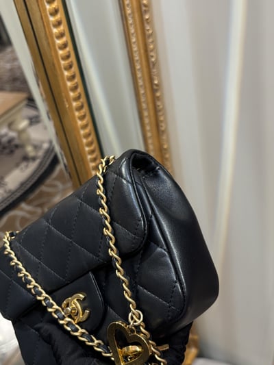 Chanel愛心鏈條包3