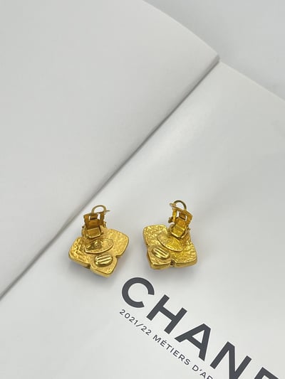 Chanel焦糖琉璃耳夾2