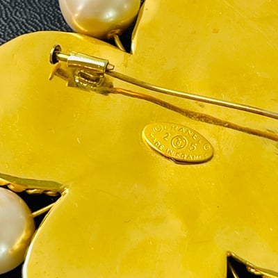 Chanel 藍綠琉璃四葉草珍珠胸針3