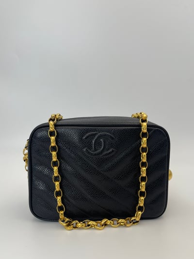 Chanel雕花鍊相機包1
