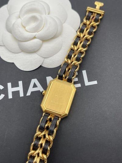 Chanel黑金首映錶M6