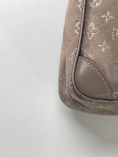 LV 奶咖緞面暗紋hobo10