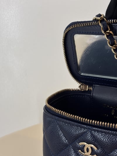 Chanel藏藍盒子包12