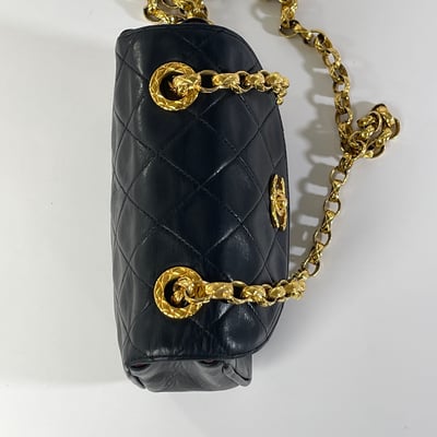 Chanel 雕花鍊元寶包4