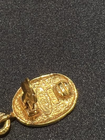 Chanel皇冠垂墜大耳夾3