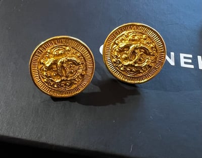 Chanel葡萄藤圓耳夾1