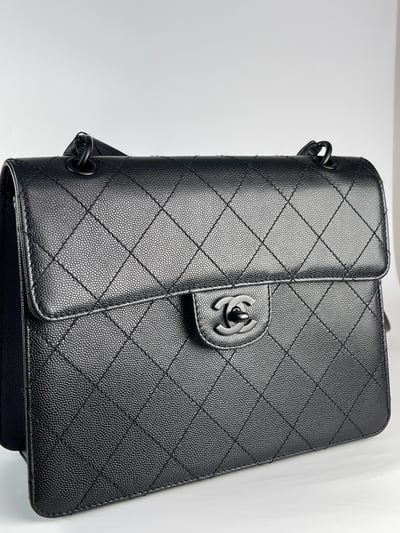 Chanel外縫線so black斜背包14