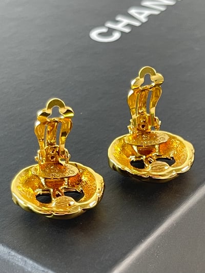 Chanel鏤空耳夾4