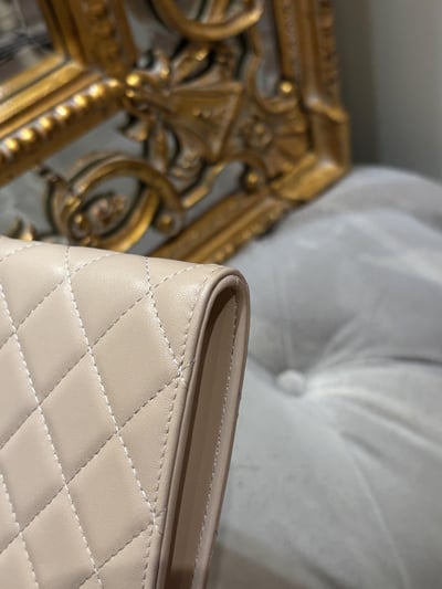 Chanel奶茶拼色Logo手機包6