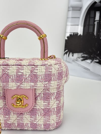 Chanel粉色粗毛呢盒子包4