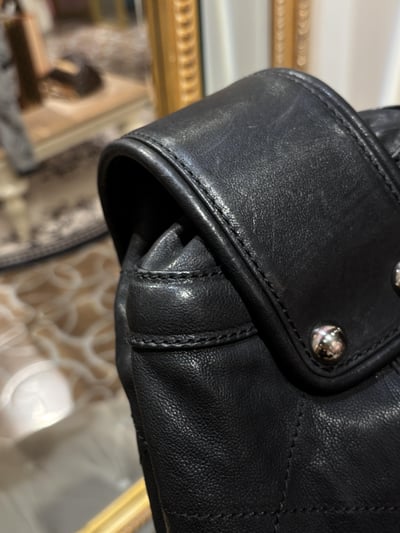 Chanel黑銀保齡球包10