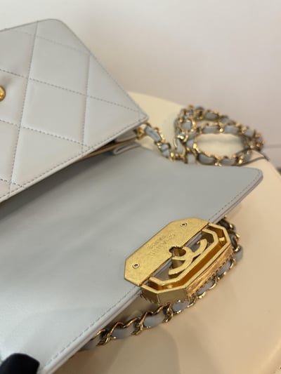 Chanel方鑽釦風琴包16