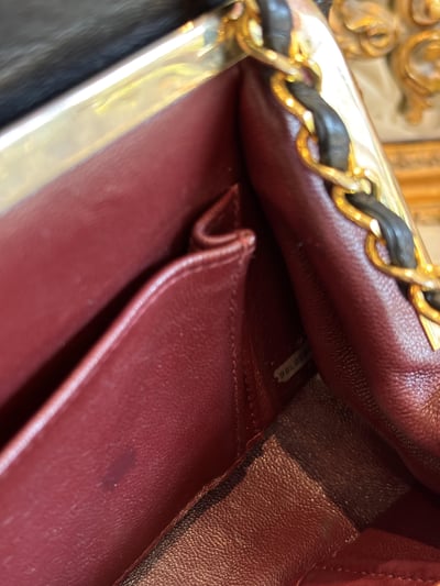 Chanel V型紋鏈條包14