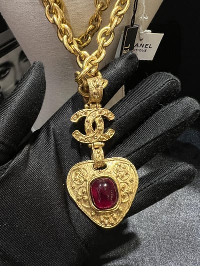 Chanel雙C紅琉璃垂墜雕花鏈3