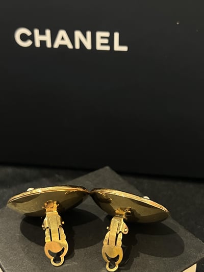 Chanel紅寶石珍珠耳夾2