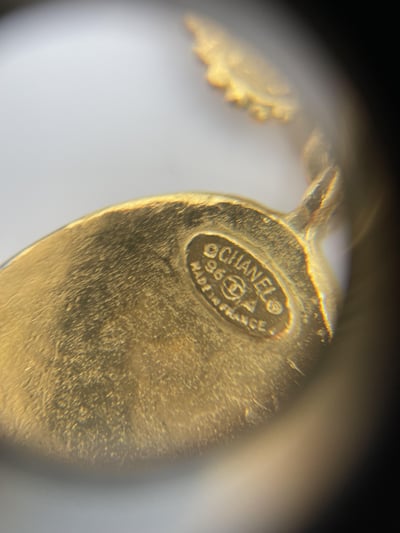 Chanel酒紅琉璃耳夾4