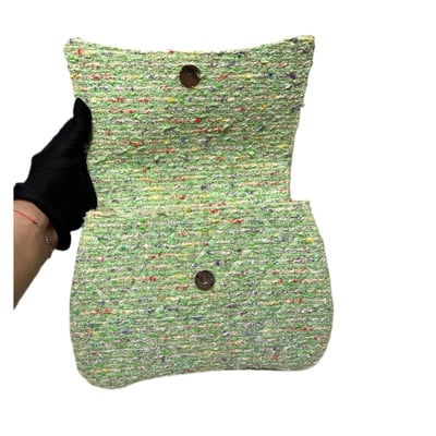 Chanel粗花呢包10