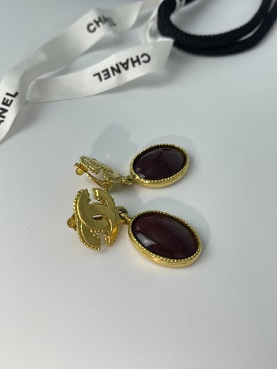 Chanel酒紅琉璃耳夾3