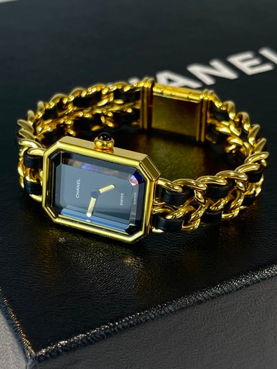 Chanel黑金首映錶1