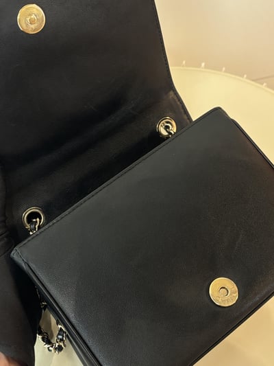 Chanel大Logo相機包14