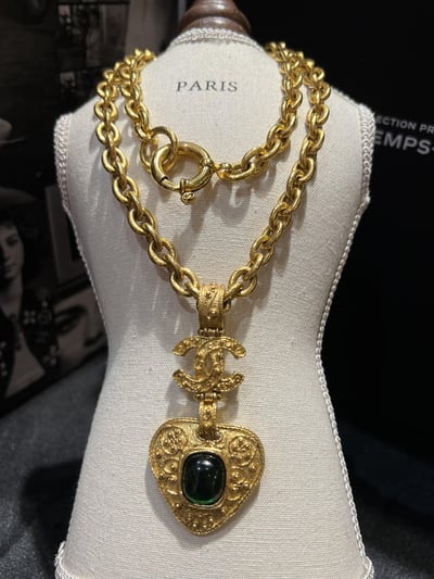 Chanel雙C垂墜綠琉璃雕花鏈1