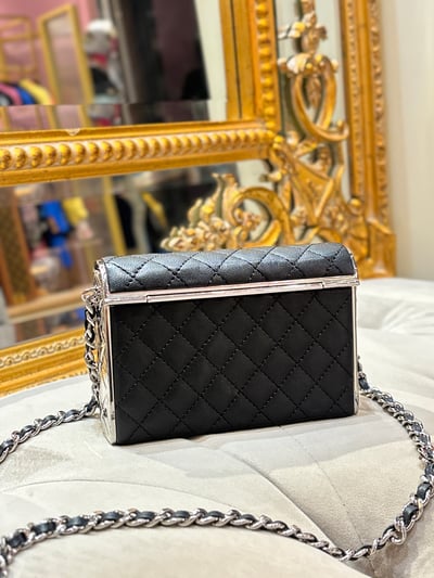 Chanel黑銀秀款晚宴包7