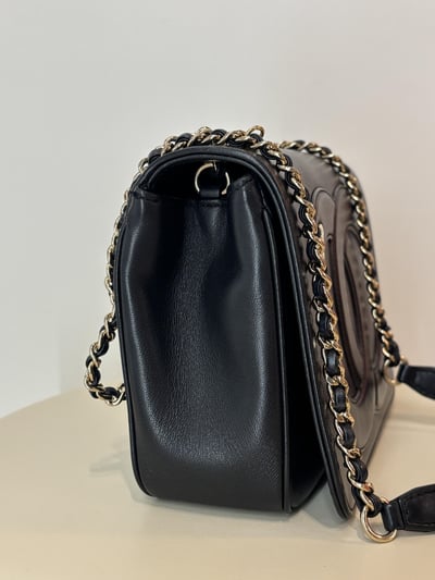 Chanel大Logo相機包5