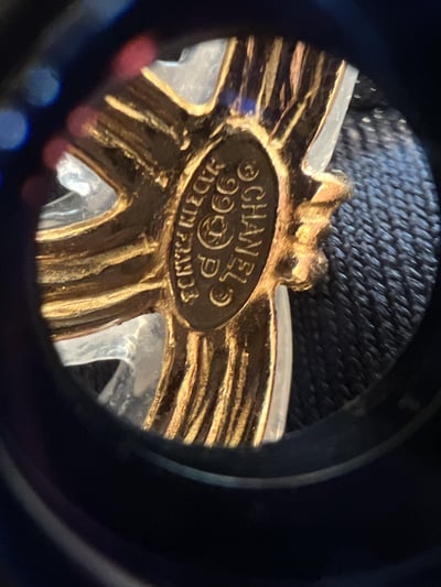 Chanel透明樹脂胸針3