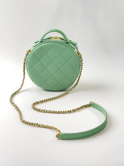 Chanel 淺綠手提圓餅包3