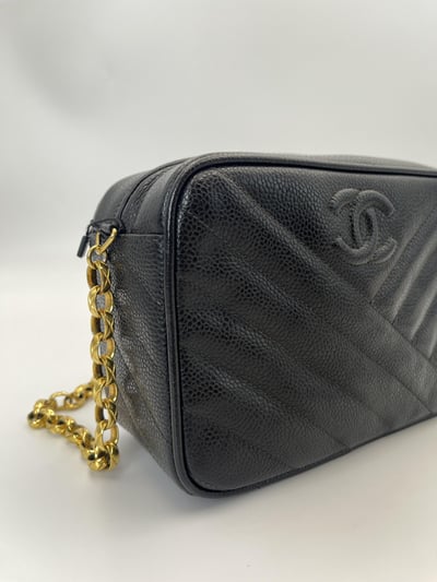 Chanel雕花鍊相機包12