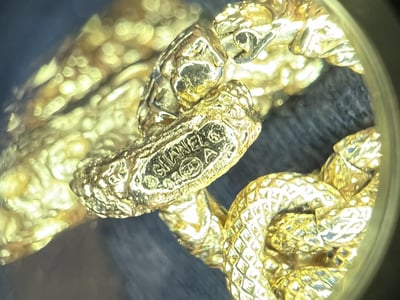 Chanel熔岩圓牌項鍊4