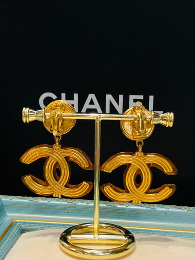 Chanel 樹脂垂墜雙C耳夾2
