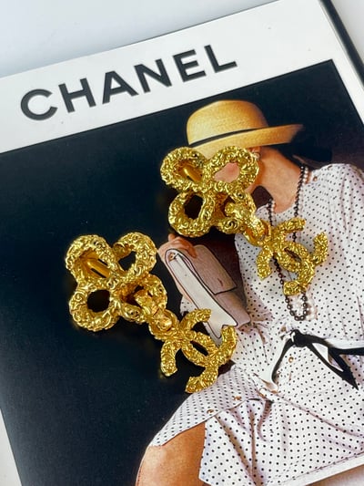 Chanel幸運草垂墜熔岩耳夾1
