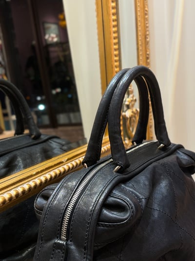 Chanel黑銀保齡球包4