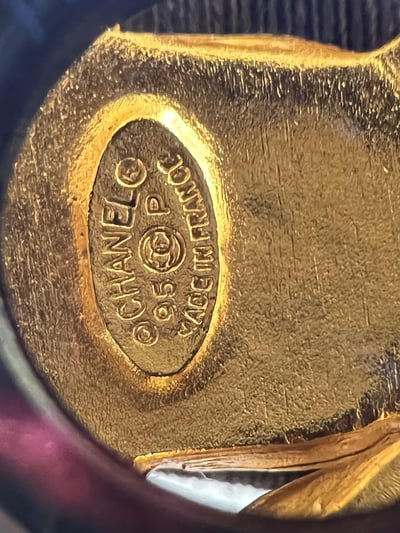 Chanel彩寶綠垂墜胸針3