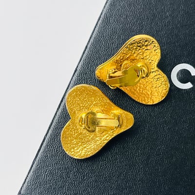 Chanel 紅琉璃愛心耳夾2