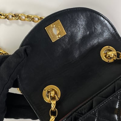 Chanel 雕花鍊元寶包10