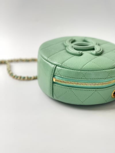 Chanel 淺綠手提圓餅包6