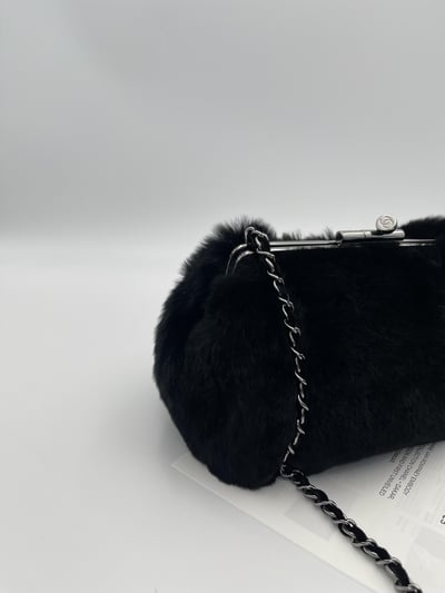 Chanel兔毛包2