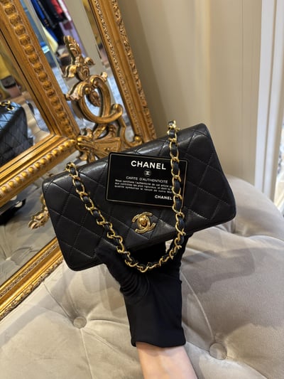 Chanel mini coco19