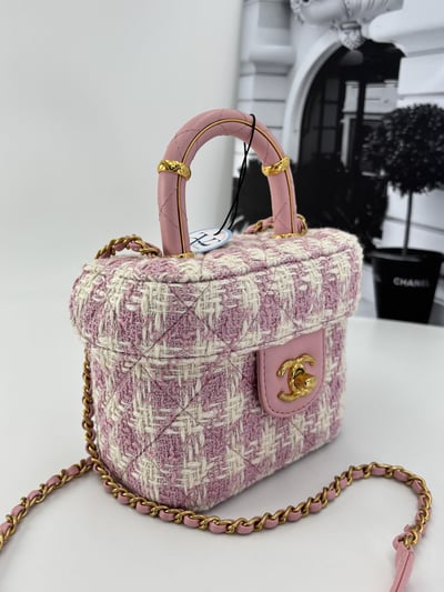 Chanel粉色粗毛呢盒子包8