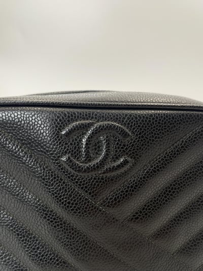 Chanel雕花鍊相機包8