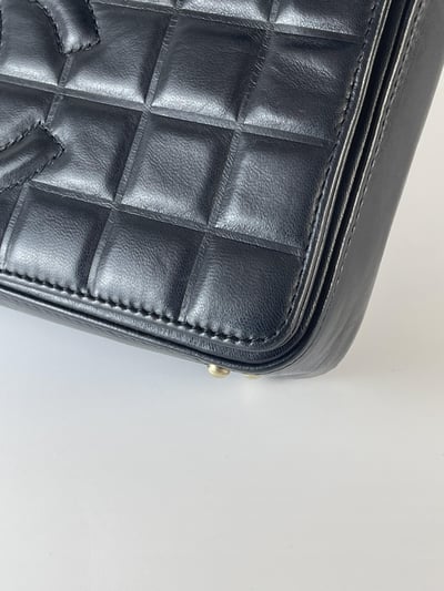 Chanel冰格腋下包5