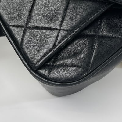 Chanel 雕花鍊元寶包7