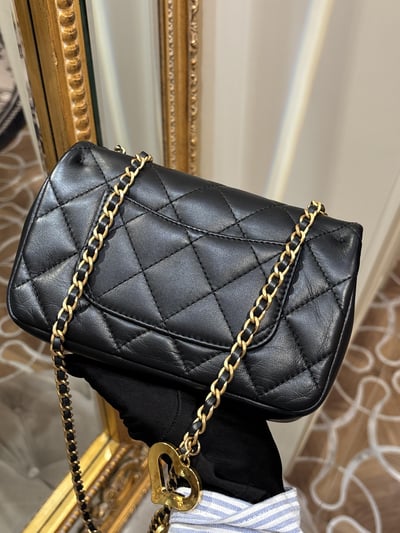 Chanel愛心鏈條包7